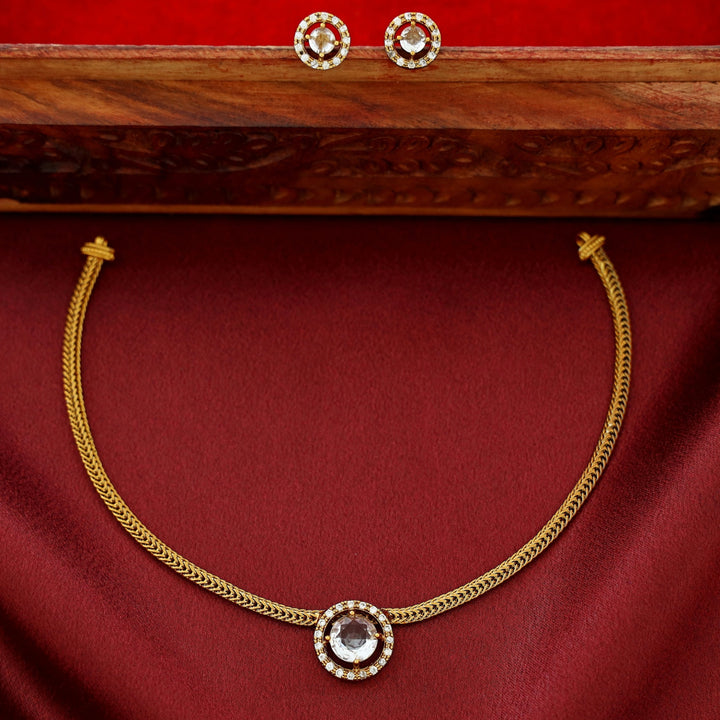Laasya Curvy Round Choker With Stud