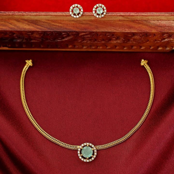 Laasya Curvy Round Choker With Stud