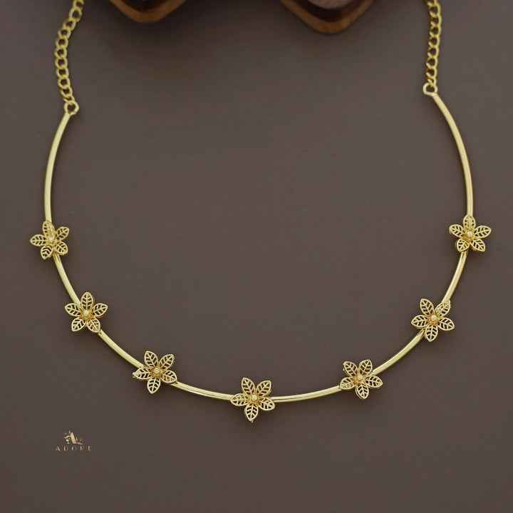 Bellinda Golden Floral Neck Cuff