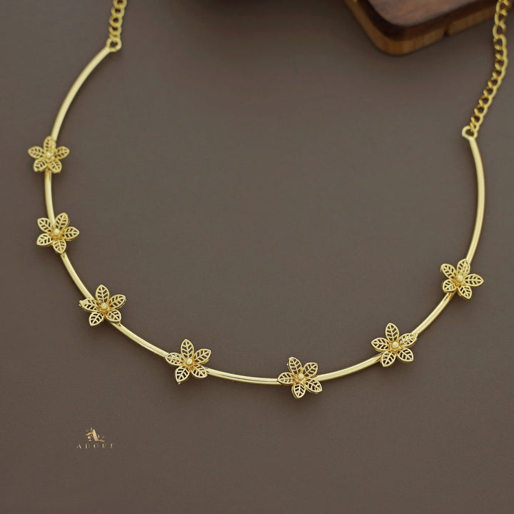 Bellinda Golden Floral Neck Cuff