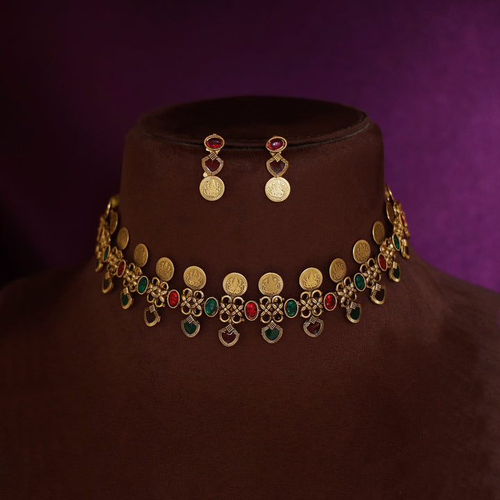 Adhitri Kashi Oval Kemp Stone Choker/Short Neckpiece With Earring