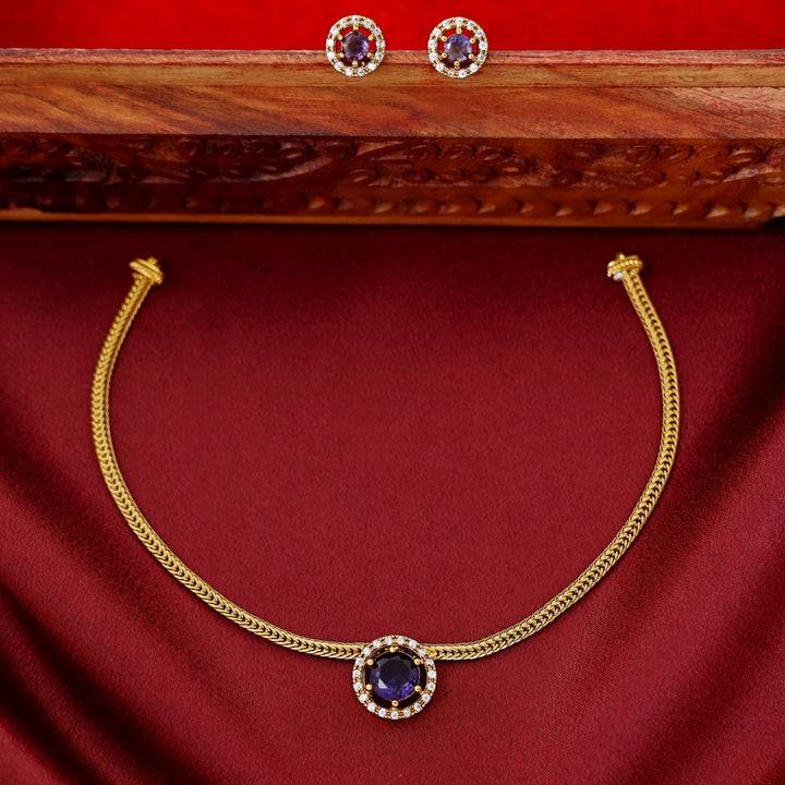 Laasya Curvy Round Choker With Stud