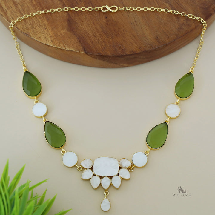 Dew Drop Flower MOP Short Neckpiece