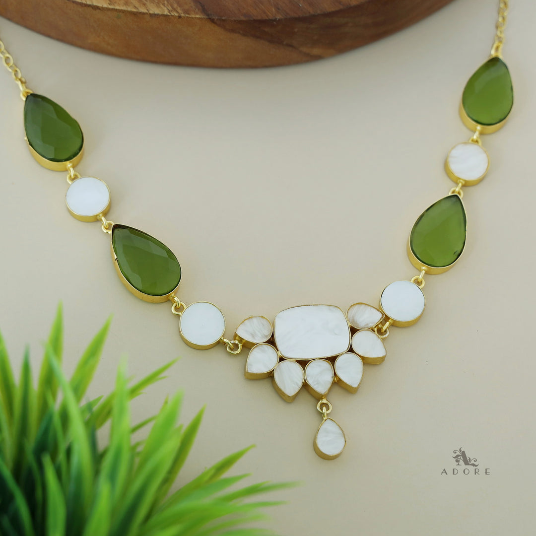 Dew Drop Flower MOP Short Neckpiece