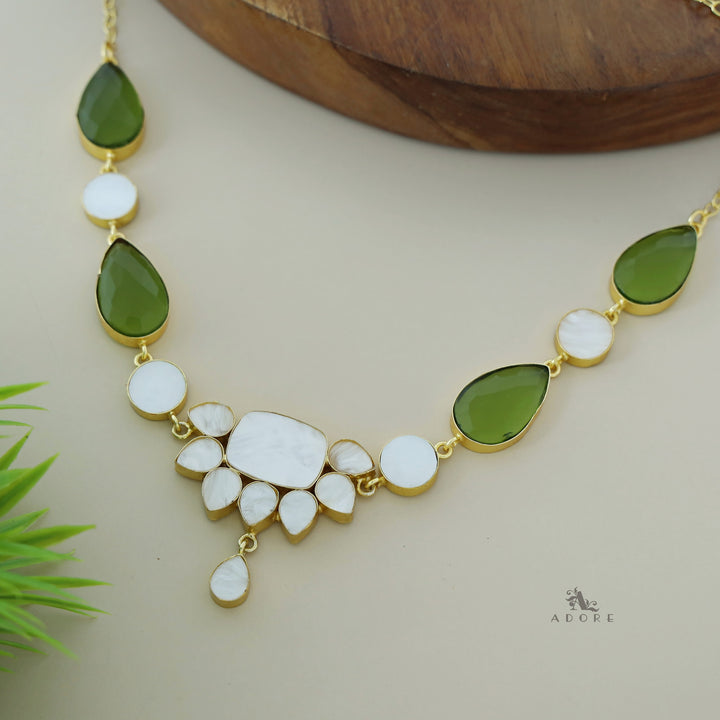 Dew Drop Flower MOP Short Neckpiece