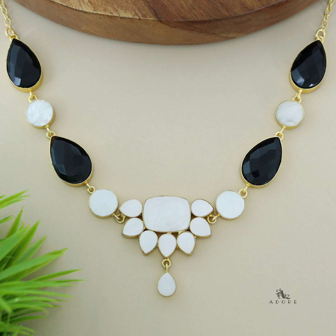 Dew Drop Flower MOP Short Neckpiece