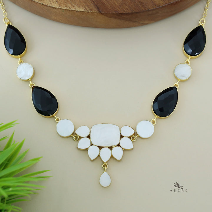 Dew Drop Flower MOP Short Neckpiece