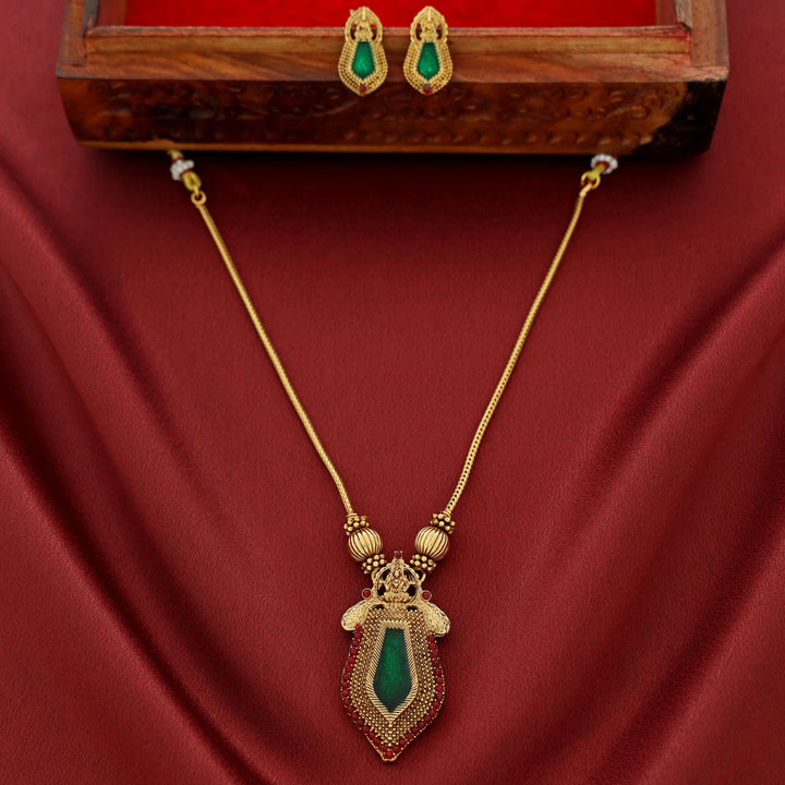 Varenya Nagapadam Palakka Pendant Neckpiece With Earring
