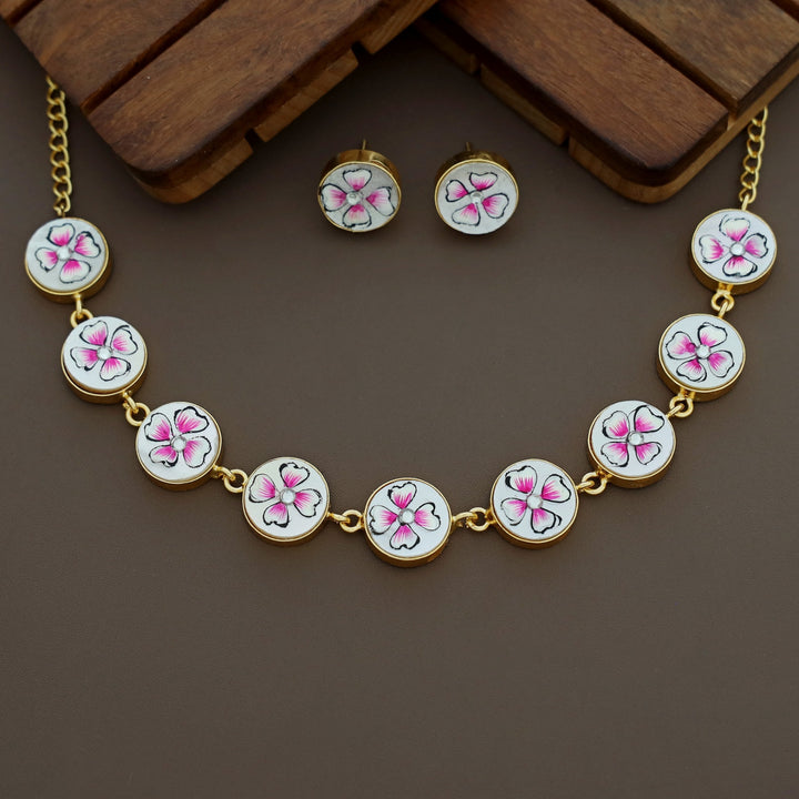 Circle MOP Hand Painted Choker With Stud