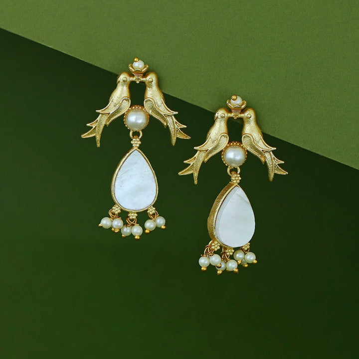Nishtha Golden Twin Bird Pearl Earring