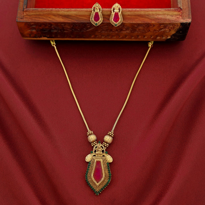 Varenya Nagapadam Palakka Pendant Neckpiece With Earring