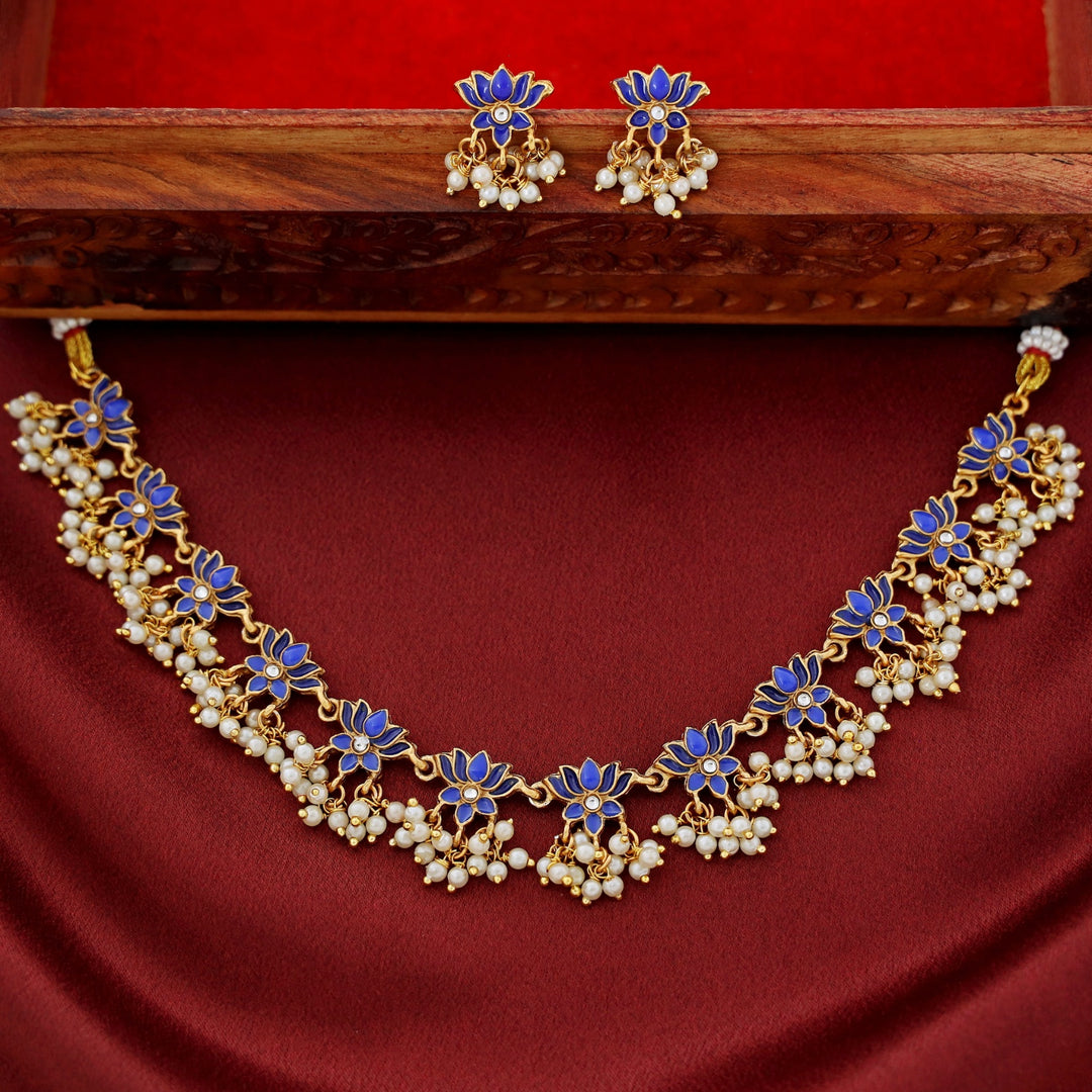 Arusha Mini Lotus Pearl Short Neckpiece with Earring
