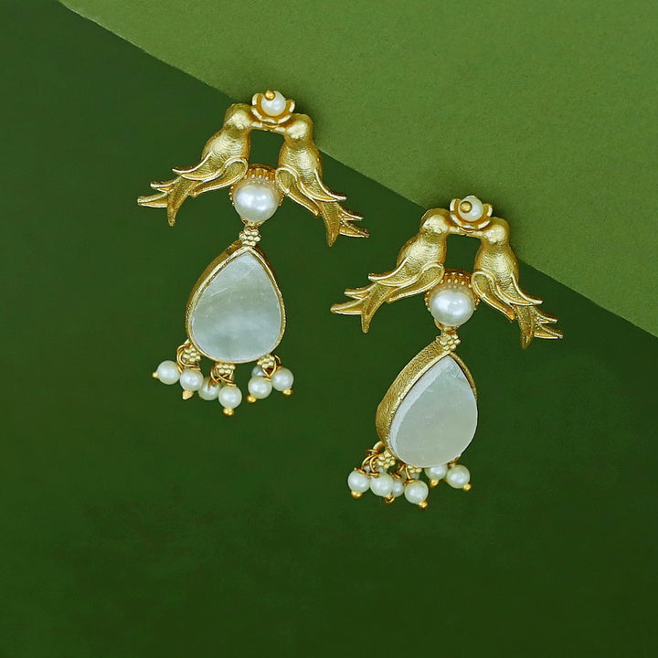 Nishtha Golden Twin Bird Pearl Earring