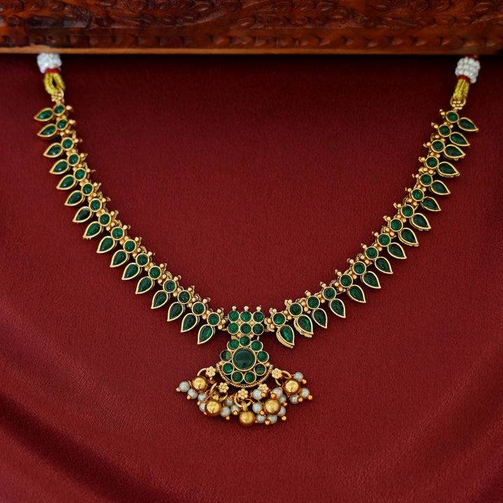 Tritiya Palakka Short Neckpiece