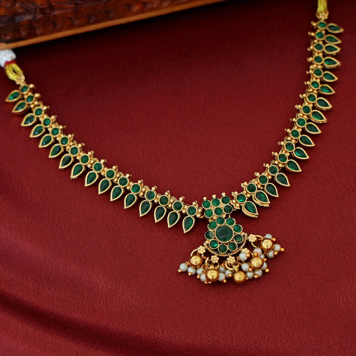 Tritiya Palakka Short Neckpiece