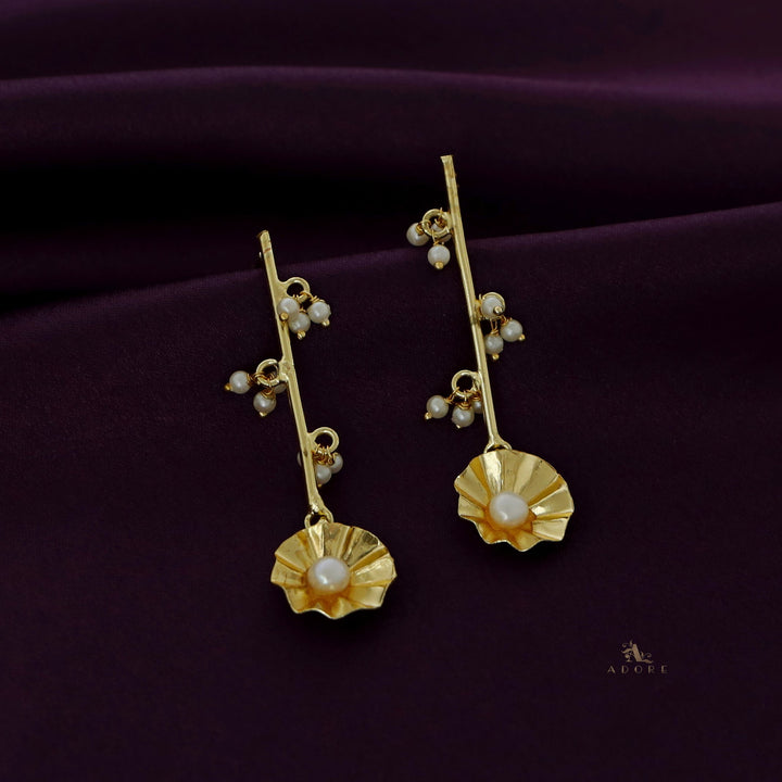 Alstina Golden Flower Pearl Sticky Earring