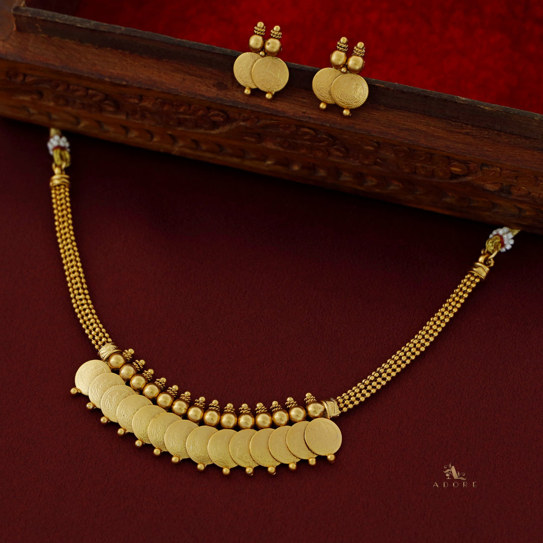 Aruni Kashi Devi Short Neckpiece with Earring