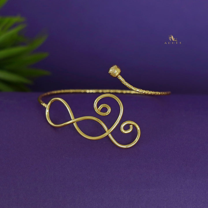 Nathalie Curly Hammered Bangle