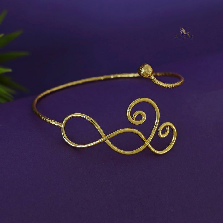 Nathalie Curly Hammered Bangle