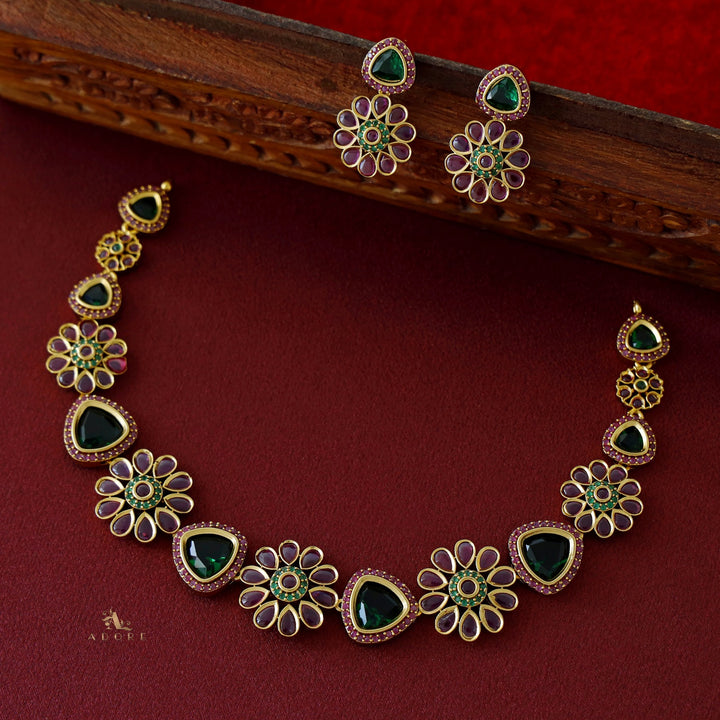 Premium Curvy Triangle Flower Neckpiece With Earring