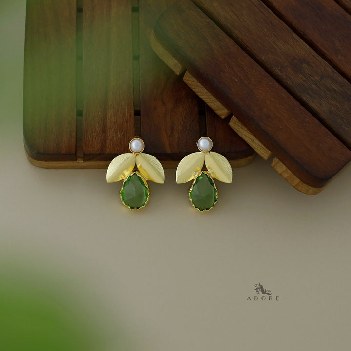Ajala 2 Fold Leaf Glossy With Pearl Earring