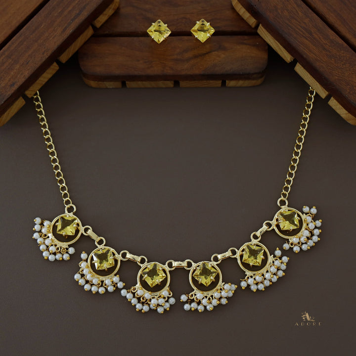 Nowruz Glossy Diamond Circle Short Neckpiece with Stud