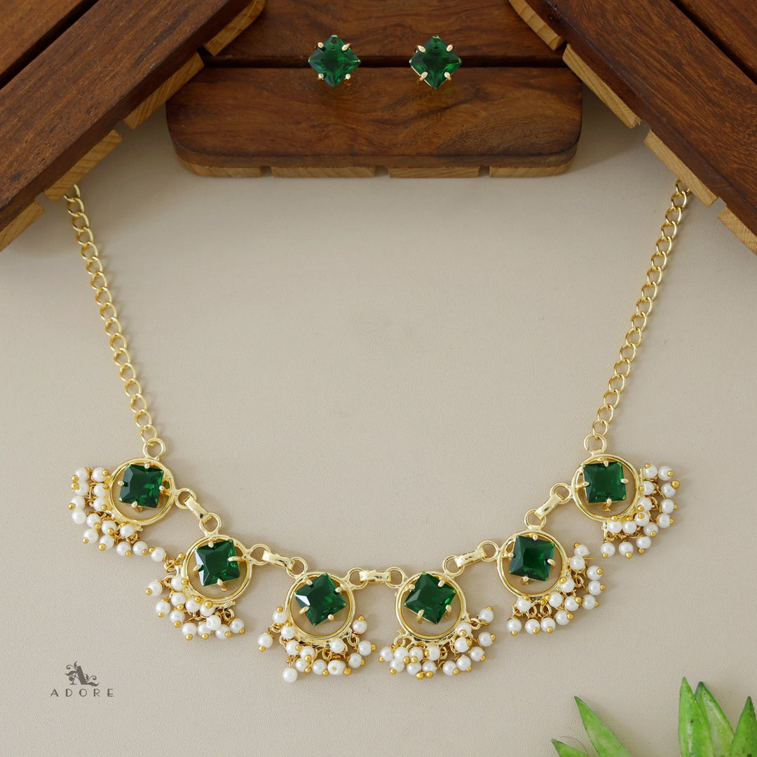 Nowruz Glossy Diamond Circle Short Neckpiece with Stud