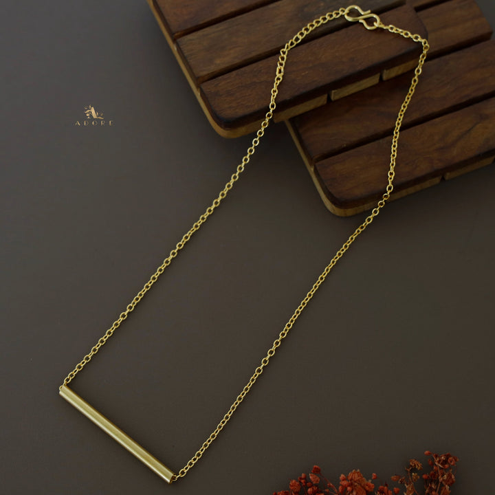 Golden Stick Short Neckpiece