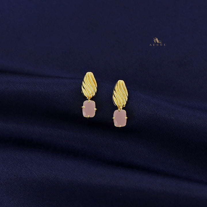 Renai Golden Curvy Leaf Glossy Stone Earring