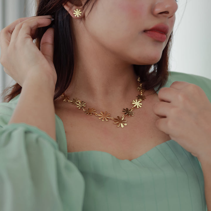 Mila Midhila Neckpiece With Earring