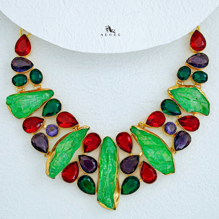 Stiana Eiza Neckpiece