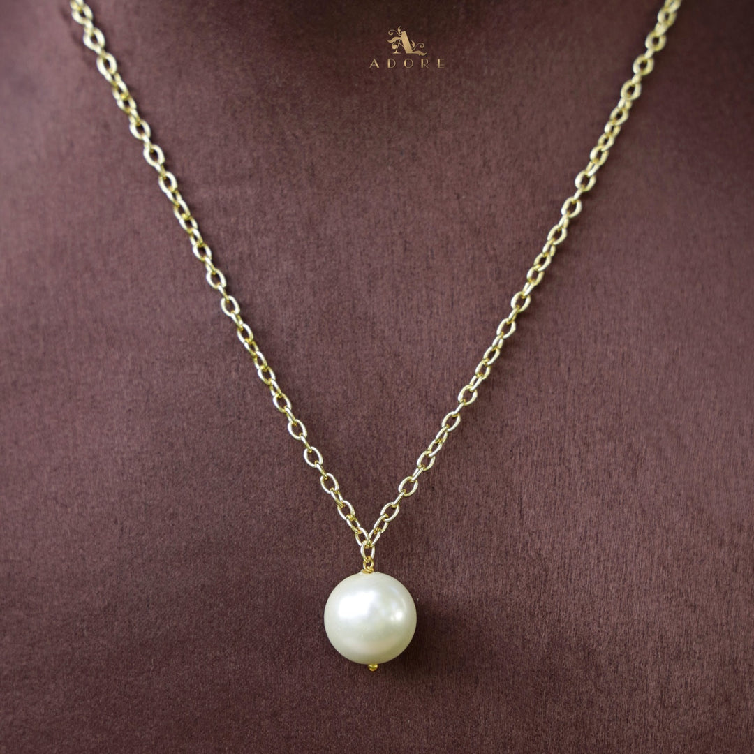 Single Pearl Short Neckpiece