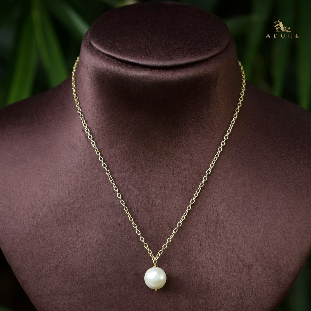 Single Pearl Short Neckpiece