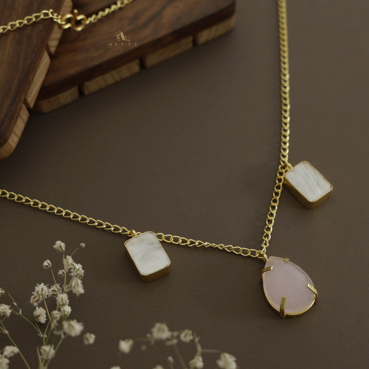 Oviana Glossy Drop & MOP Neckpiece