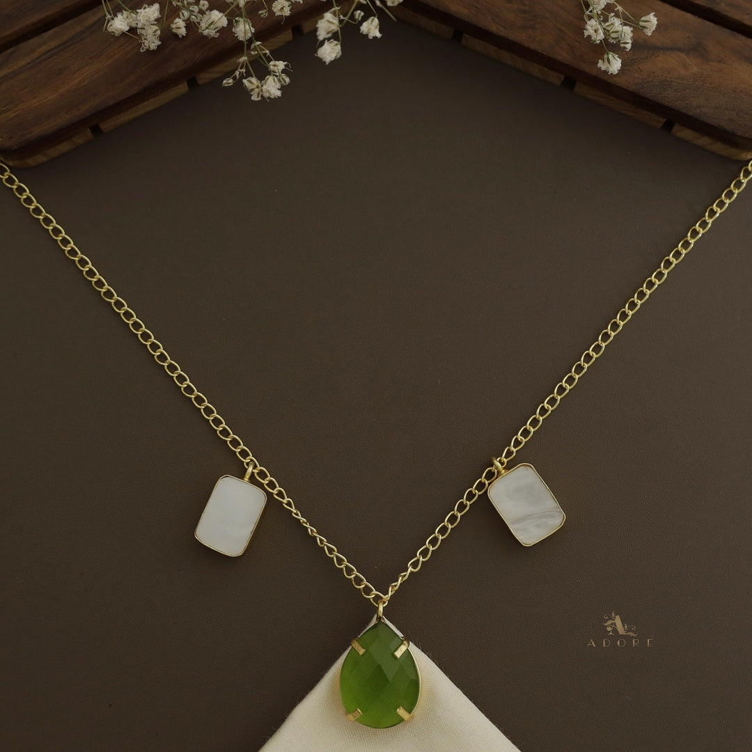 Oviana Glossy Drop & MOP Neckpiece