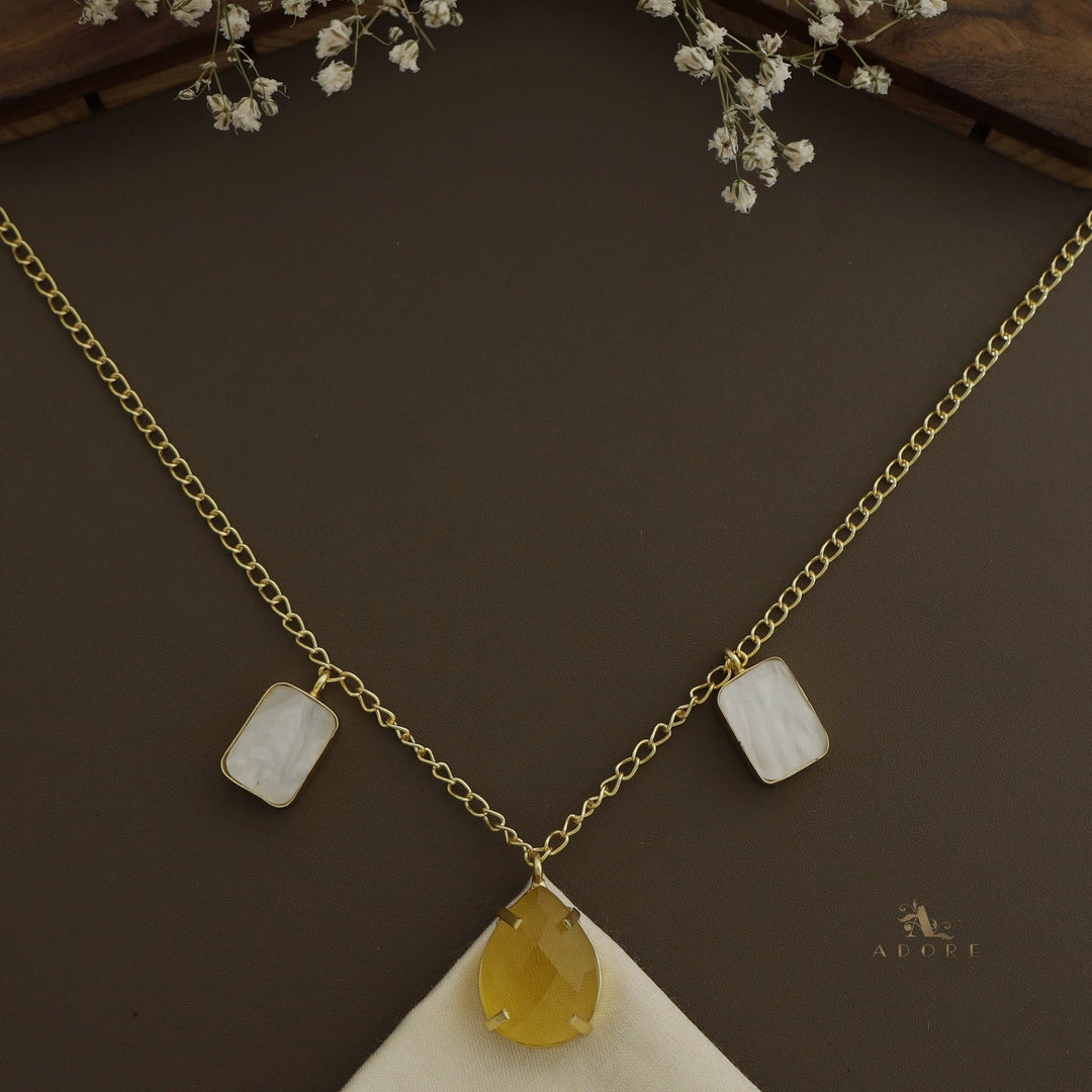 Oviana Glossy Drop & MOP Neckpiece