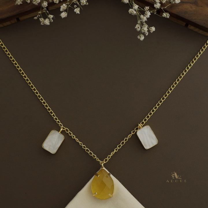 Oviana Glossy Drop & MOP Neckpiece