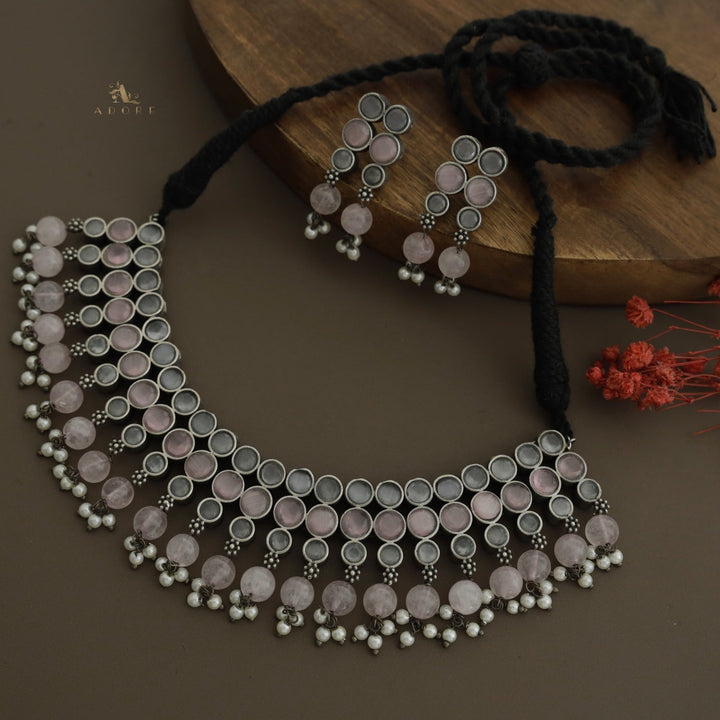 Navistha Glossy Pearl Short Neckpiece / Choker With Earring