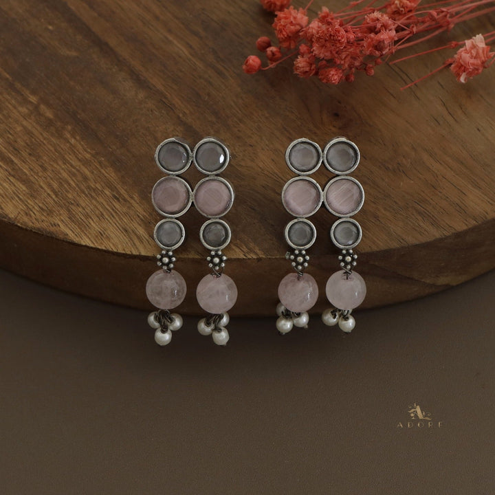 Navistha Glossy Pearl Short Neckpiece / Choker With Earring