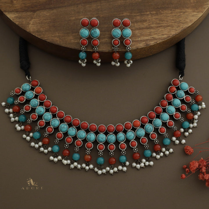 Navistha Glossy Pearl Short Neckpiece / Choker With Earring