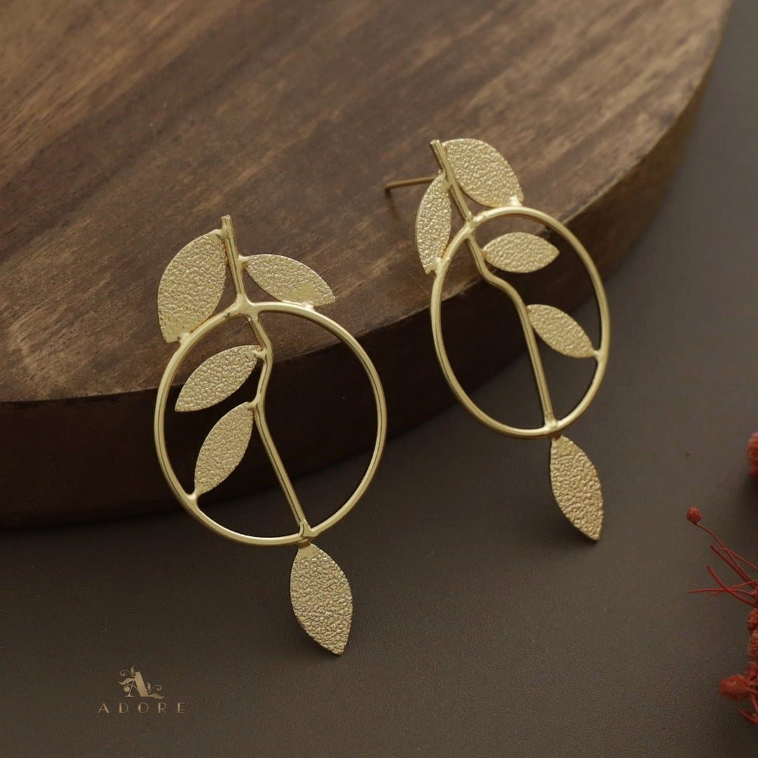 Golden Round Stem Leafy Earring