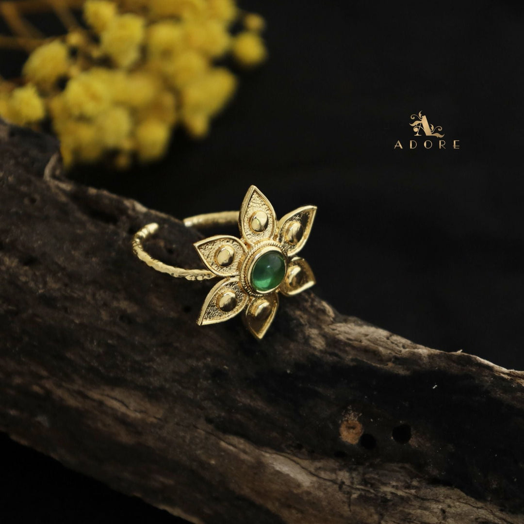 Textured Lara Glossy Flower Ring