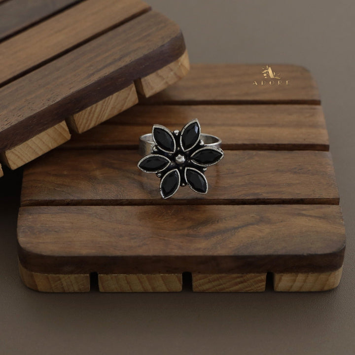 Flora Glossy Flower Ring