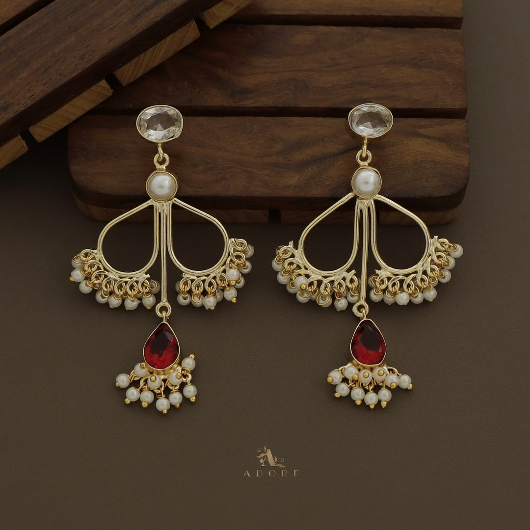 Golden Spade Glossy Pearl Earring