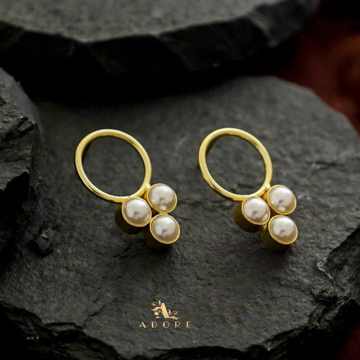 Golden Round Tri Pearl Earring