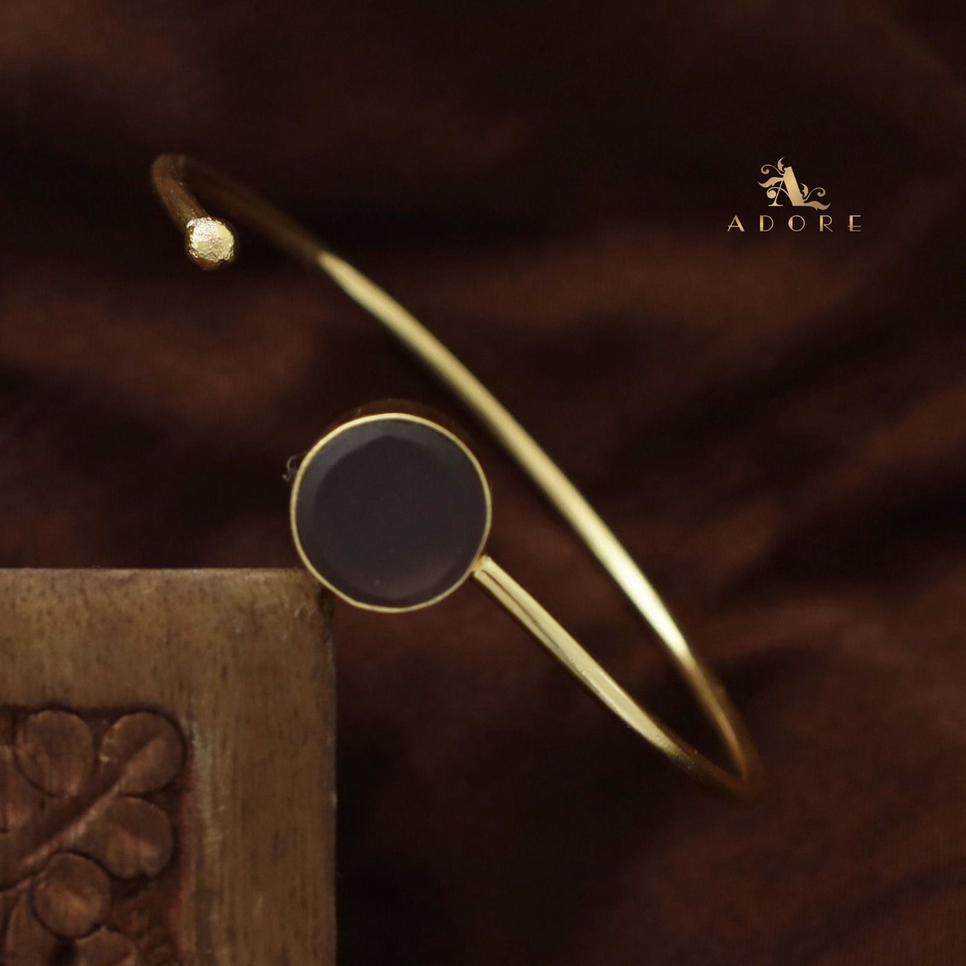 Ainoha Front Open Bangle