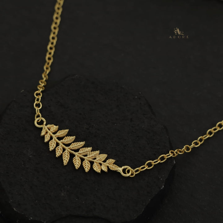 Golden Leafy Neckpiece