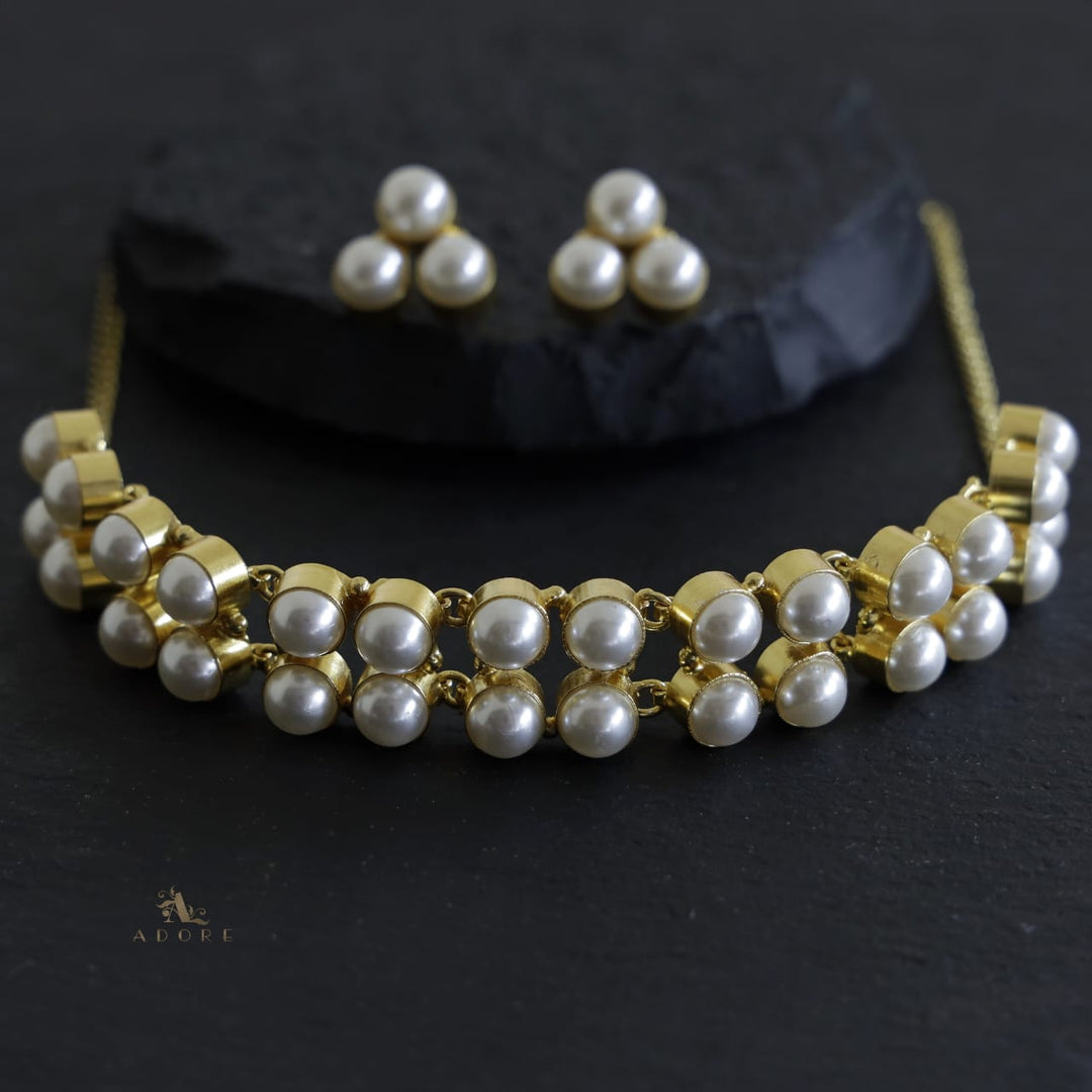 Amare Pearl Choker With Tri Pearl Stud