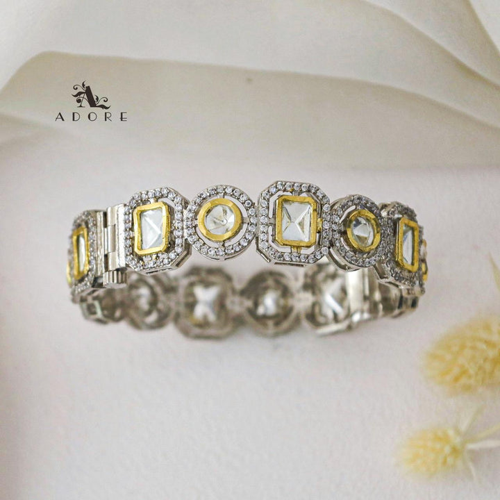 Tanishi Kundan Bangle