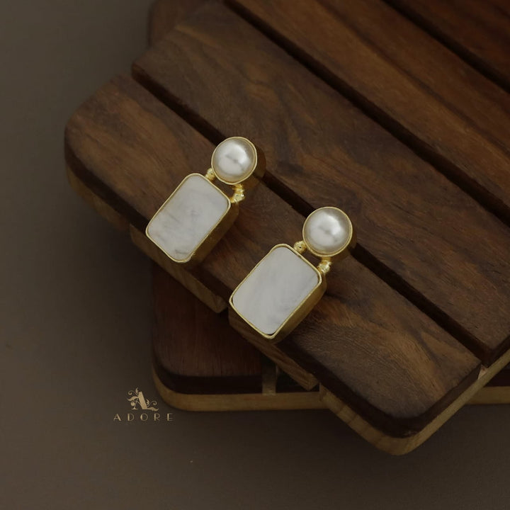 Abril Pearl Rectangle MOP Earring